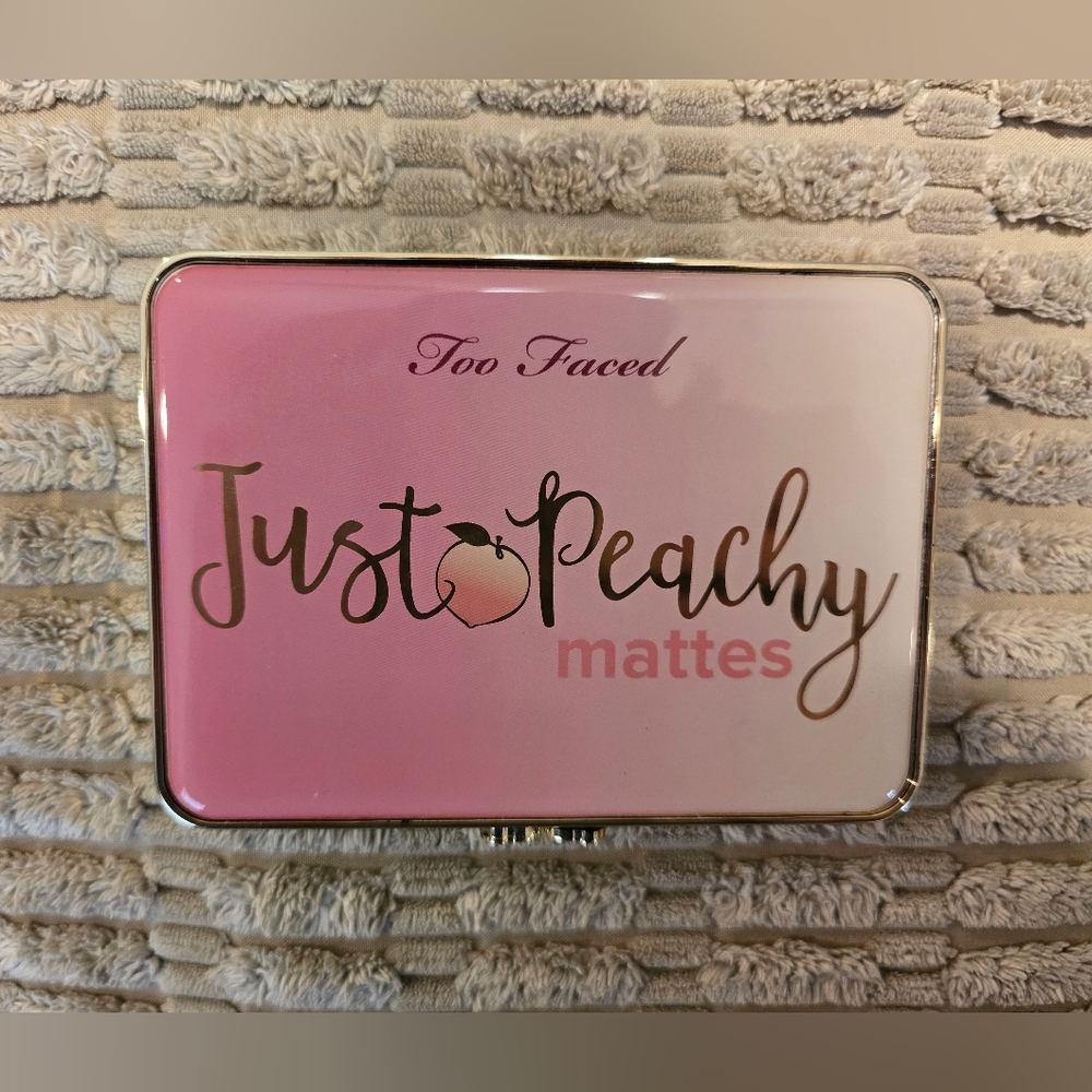 Too Faced Just Peachy Mattes Eyeshadow Palette